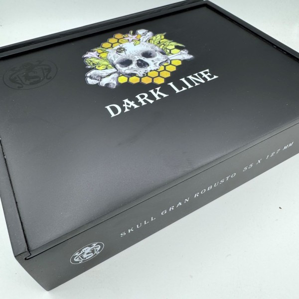 Helvada Dark Line Skull Gran Robusto